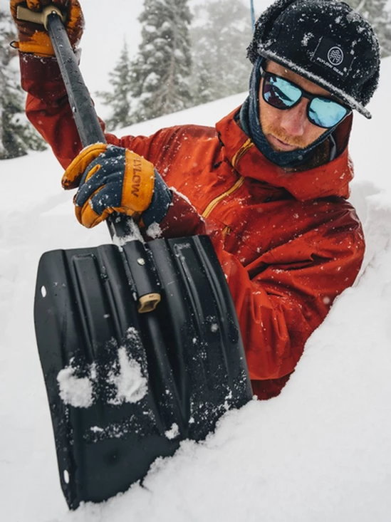 bca_2324_dozer-2t-s_shovel_C2216001_6
