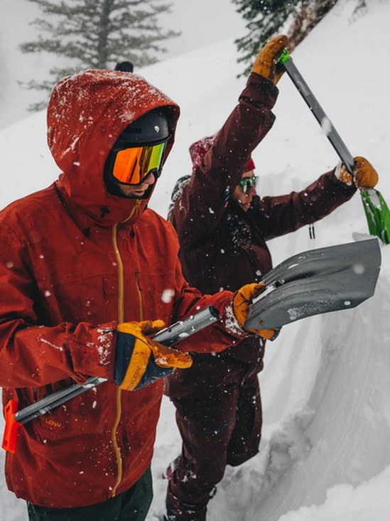 bca_2324_dozer-2t_shovel_C2116003_6