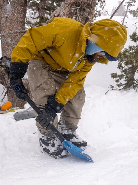 bca_2425_dozer-1t-shovel_C2116001_5