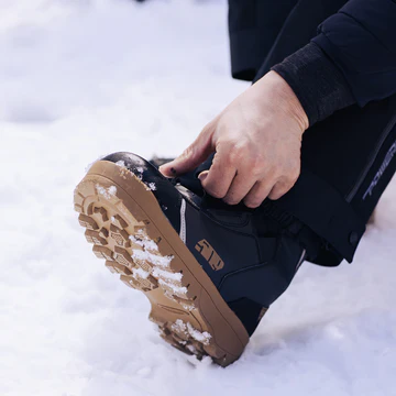 saber-single-boa-boot_BlackGum.09